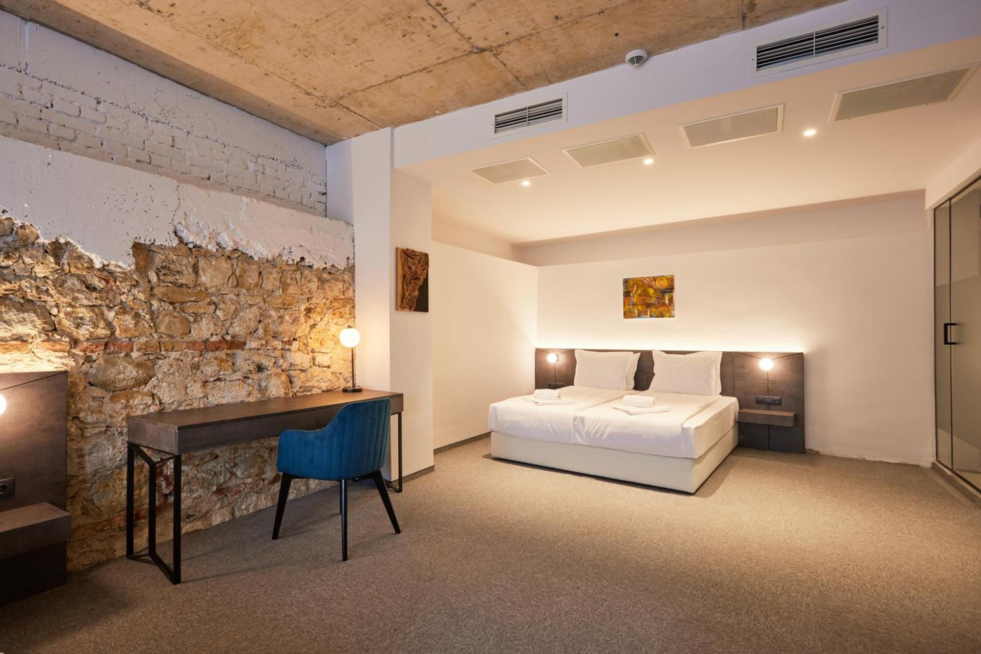 Bizarre Boutique Hotel ヴァルナ エクステリア 写真
