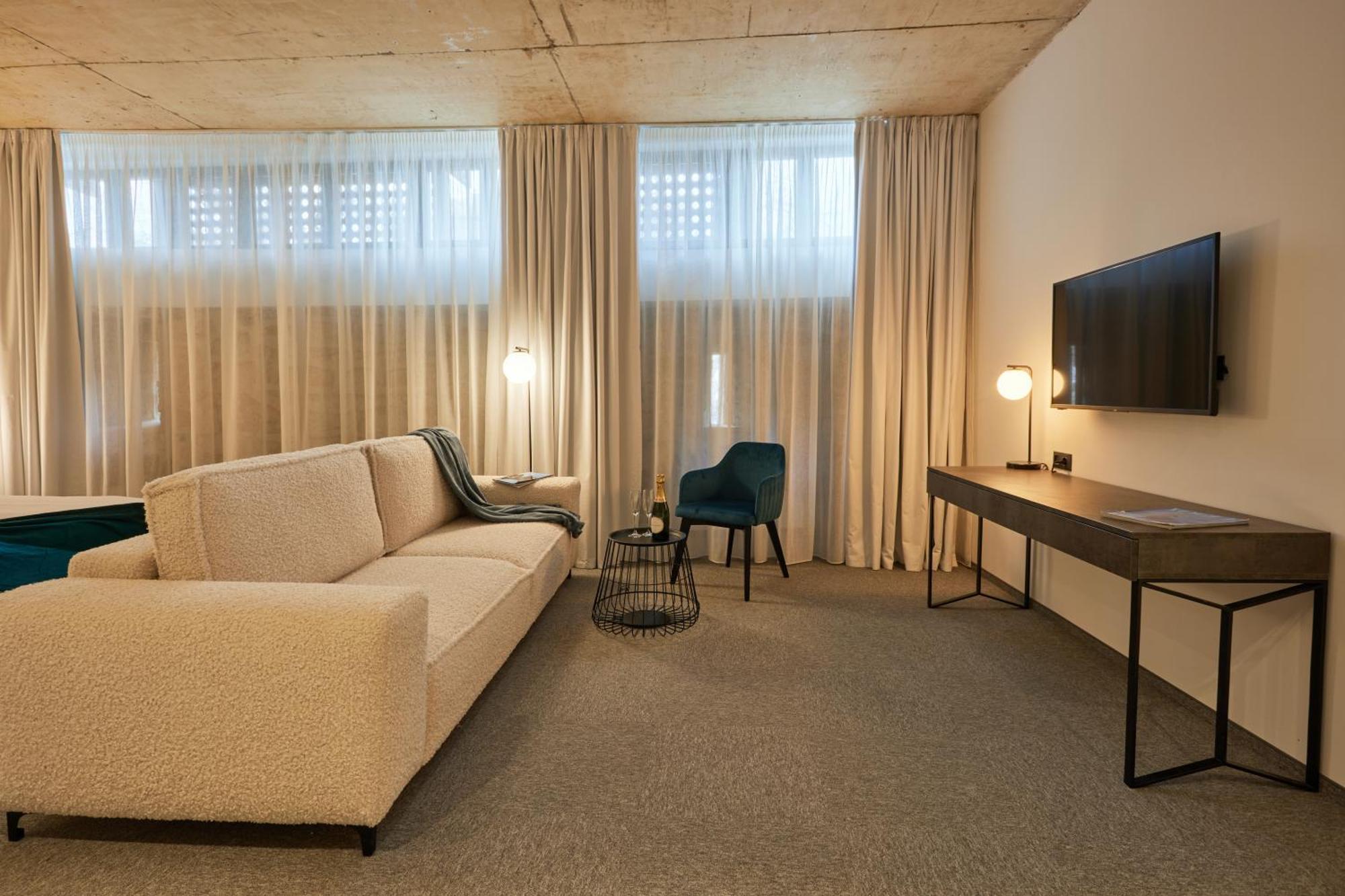 Bizarre Boutique Hotel ヴァルナ エクステリア 写真